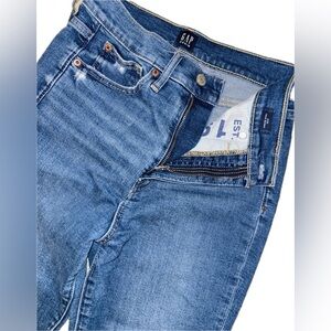 GAP HIGH WAISTED TRUE SKINNY JEANS